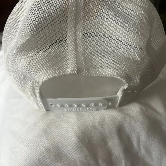 Mesh hat - Picture 2 of 3